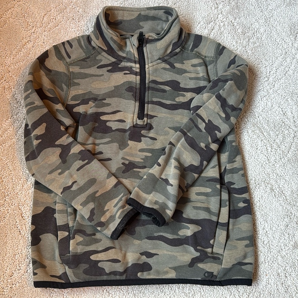 Cameo Pullover sweater
